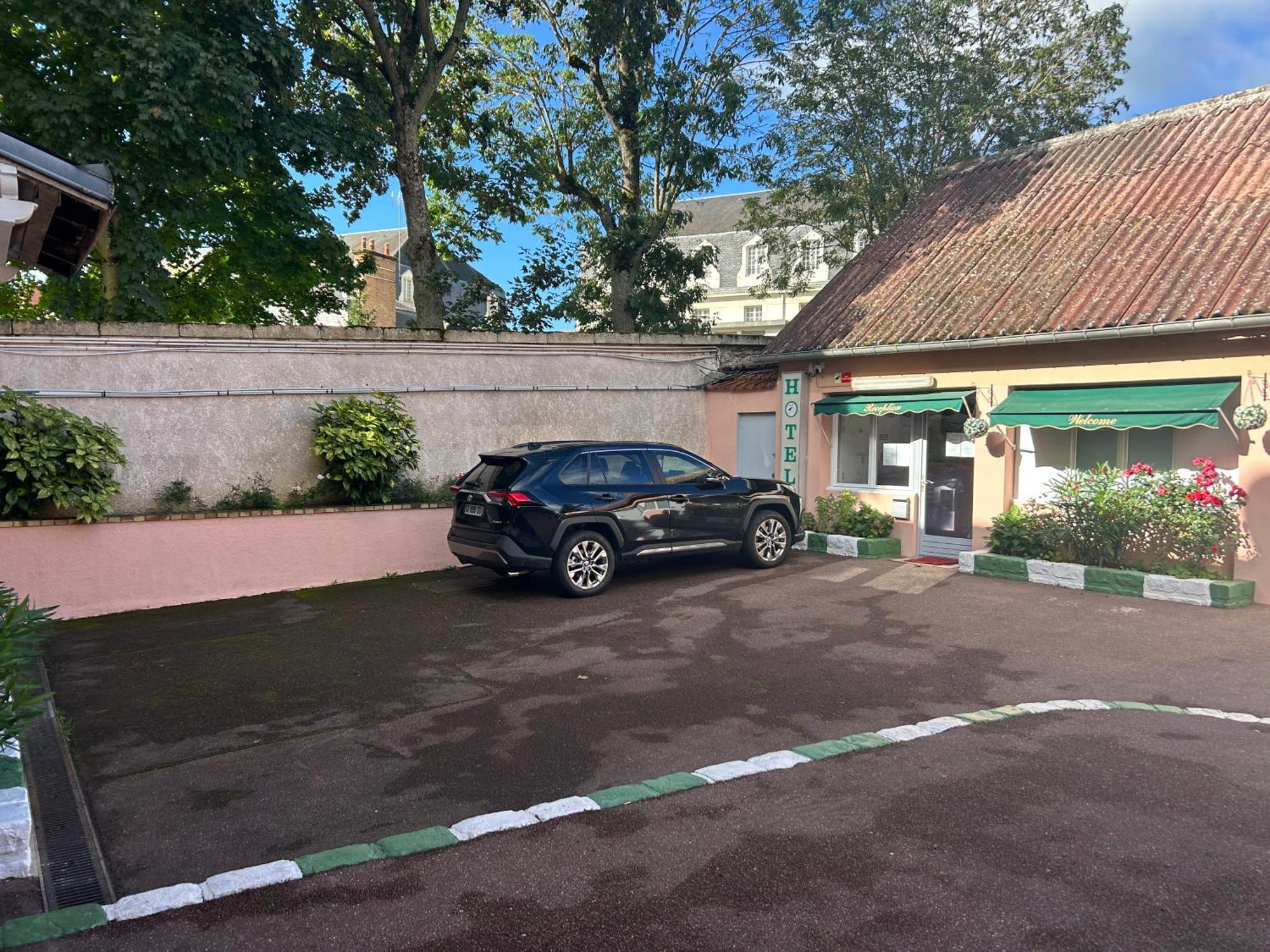 Hotel Saint - Charles Rambouillet Exterior foto